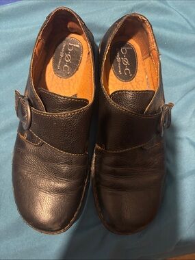 b.o.c. Women’s Black Leather Slip-On Loafers with Buckle Accent size 8